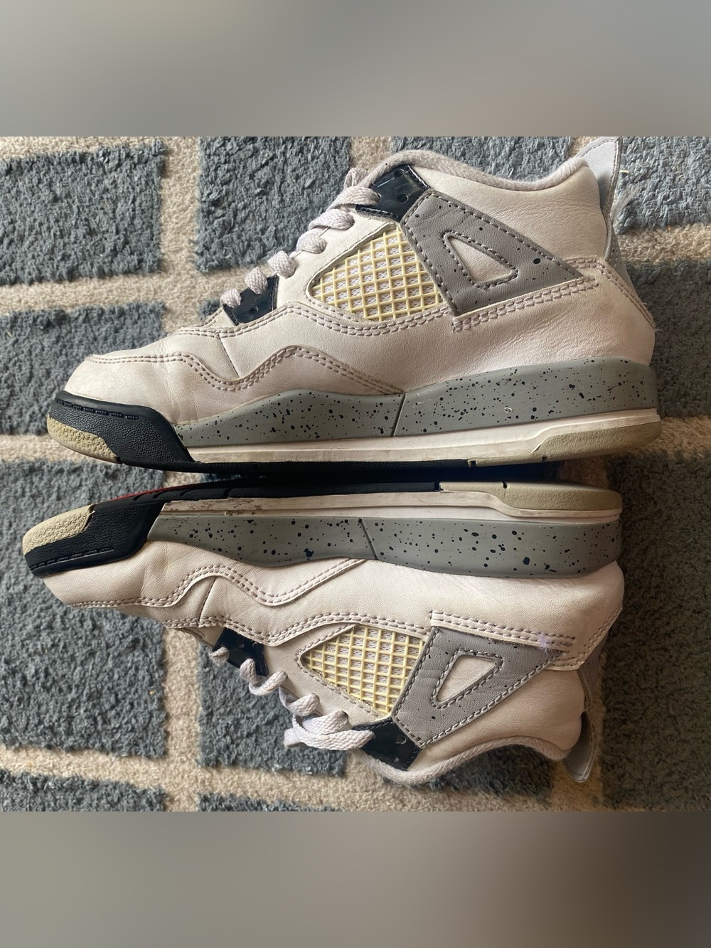 KIDS SZ 1 Nike Air Jordan 4 Retro Men’s Sneakers - White/Gray/Red